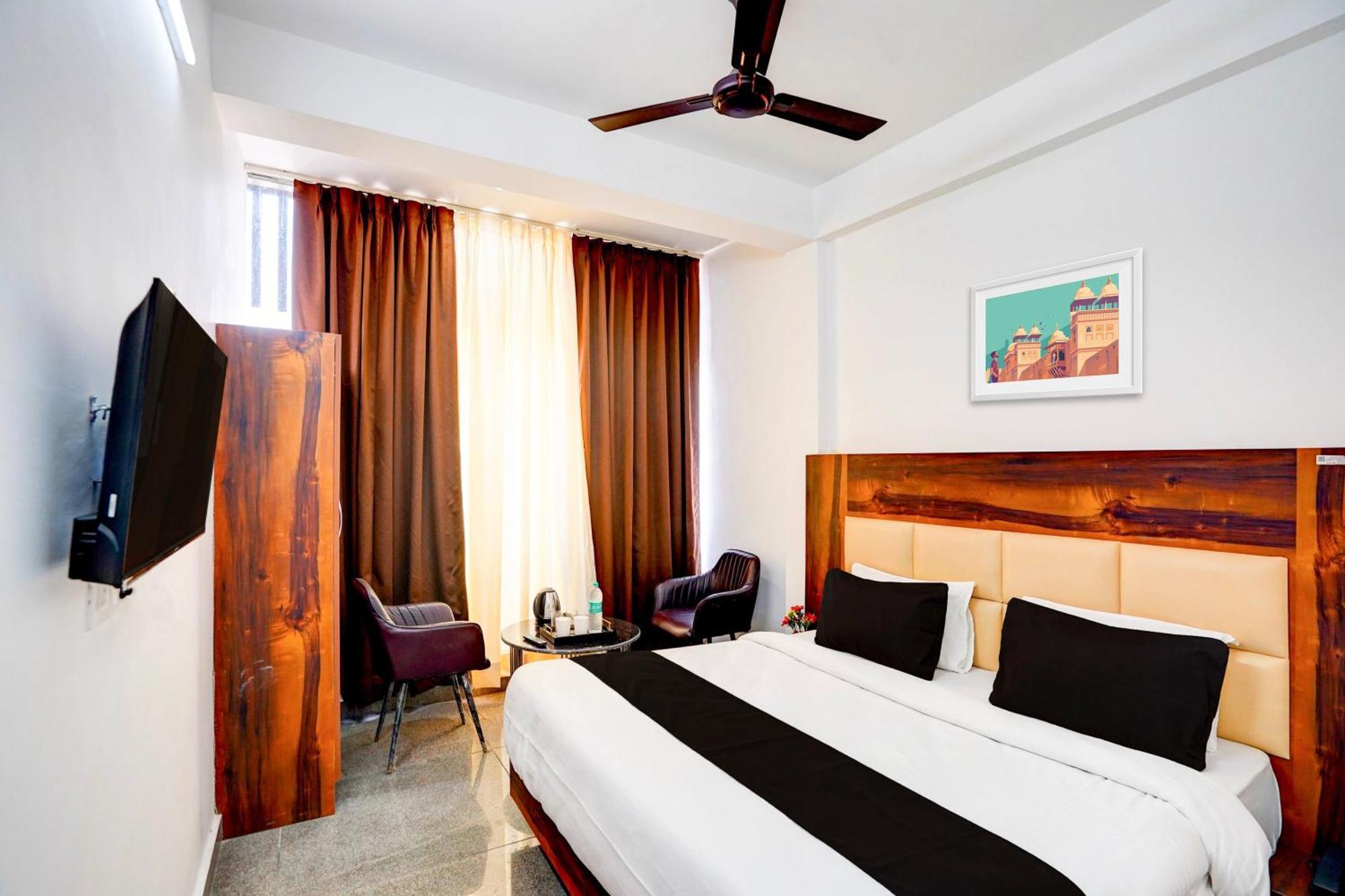Hotel Collection O Apple Tree Noida Exterior foto